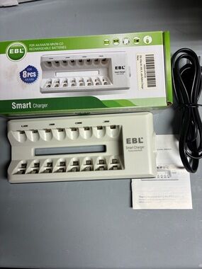 EBL Smart 8-Slot AA/AAA Battery Charger - White